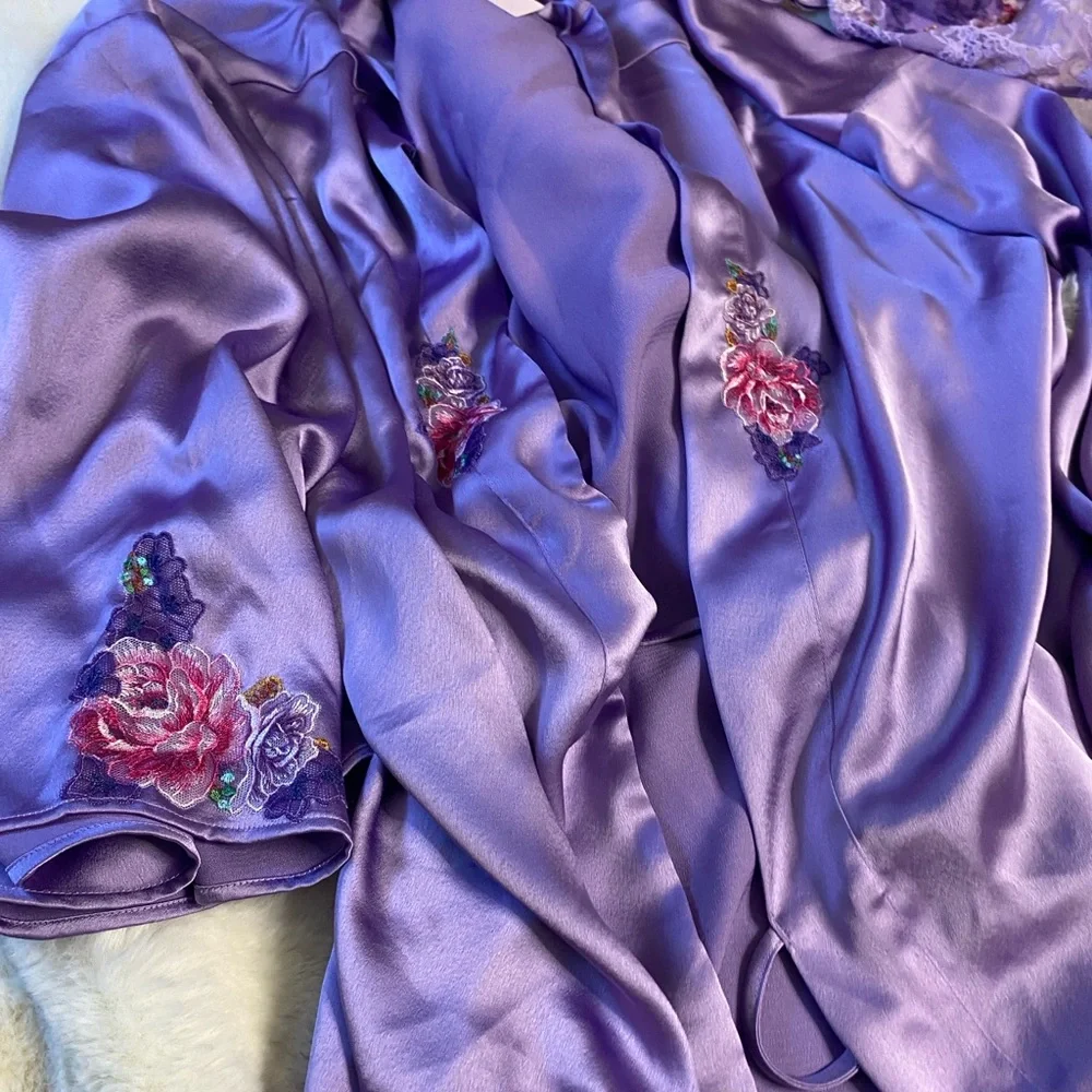 Victoria's Secret Purple Satin Robe with Floral embroidery lingerie - Picture 3 of 4